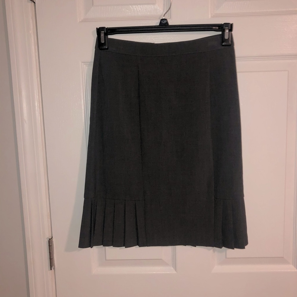 Grey Dress Barn pencil skirt with pleats